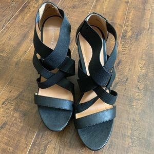 Black pump heels strappy